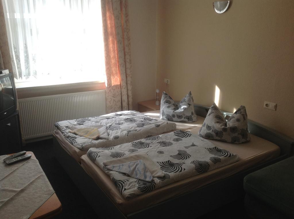 Gasthof Stadt Brandenburg Otel Wittenberg Oda fotoğraf